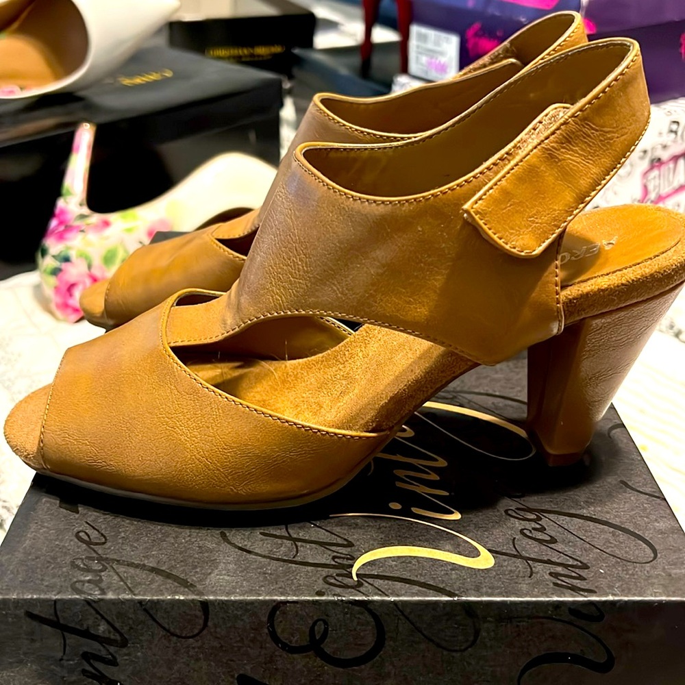 AEROSOLES LIKE NEW